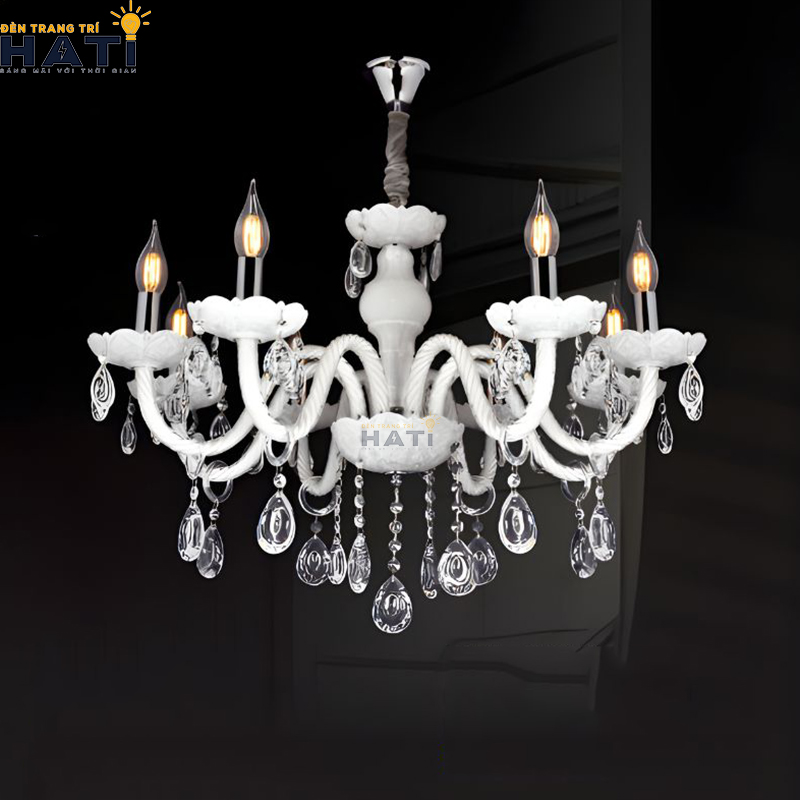 Diện mạo vương giả và cân đối của Đèn chùm cổ điển Prac 8 bóng màu nâu đồng giả cổ tạo điểm nhấn quý phái cho không gian biệt thự