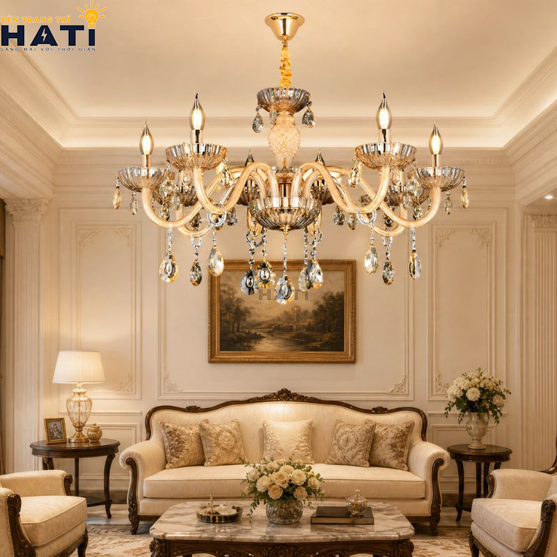 Cận cảnh chao hoa thủy tinh mờ gia nhiệt mẫu đèn chùm tân cổ điển Inte 8 bóng hướng luồng sáng gián tiếp lên trần thạch cao bảo vệ thị lực