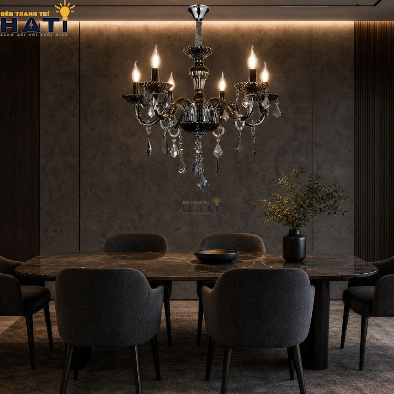Cận cảnh chao hoa thủy tinh mờ gia nhiệt phiên bản Đèn chùm cổ điển Tical 6 bóng chuẩn đui xoay E27 giúp làm mềm quang thông và triệt tiêu góc chói lóa trực diện