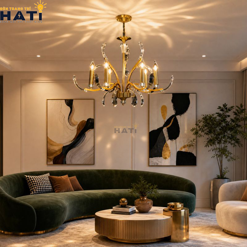 Cận cảnh chao thủy tinh cánh hoa và khung kim loại đèn chùm Emotion 6 bóng