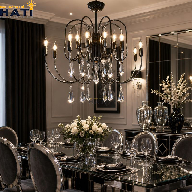 Góc nhìn từ dưới lên thể hiện độ cân xứng của 16 nhánh tay đèn chùm Prising