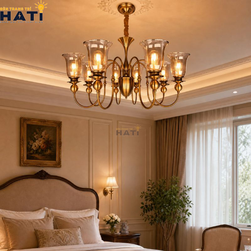Tổng thể đèn chùm tân cổ điển Tious 8 bóng màu nâu đồng quý phái