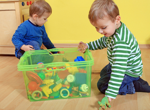 6 cách dạy con tự dọn đồ chơi theo phương pháp Montessori