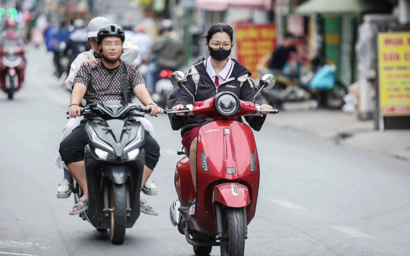Điều khiển xe máy khi chưa đủ tuổi sẽ bị phạt theo quy định của Pháp luật