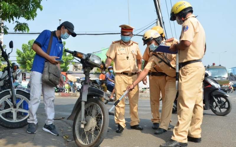 bị giam xe 7 ngày phạt bao nhiêu tiền