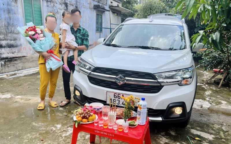 Chuẩn bị mâm cúng xe đầy đủ là bước quan trọng trong nghi lễ cúng xe mới