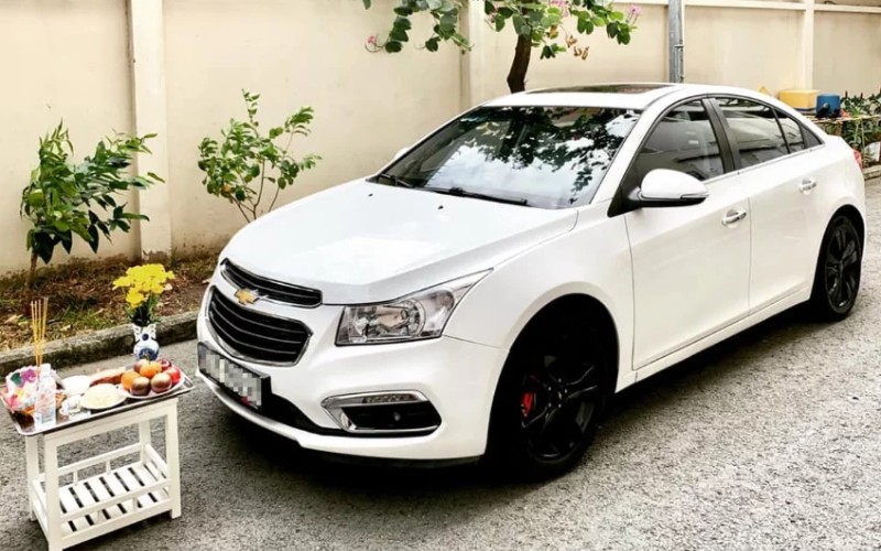Cúng xe nên quay đầu vào hay ra