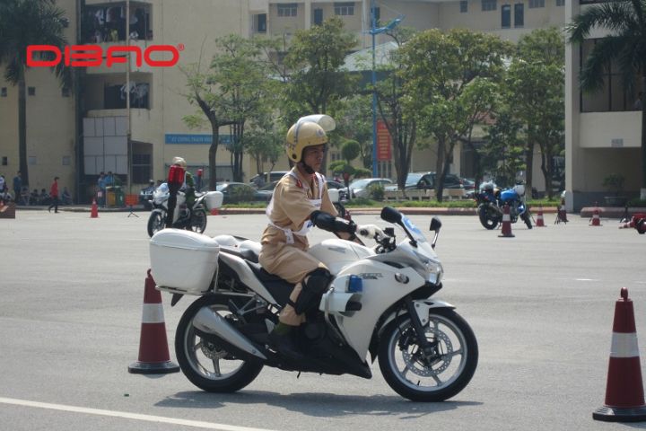 Xe máy chuyên dùng cần đáp ứng điều kiện gì để tham gia giao thông?