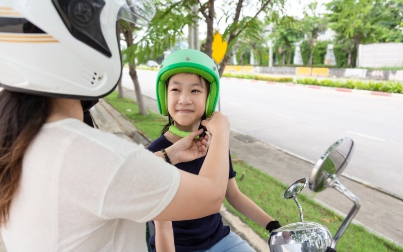 Lỗi người ngồi sau không đội mũ bảo hiểm