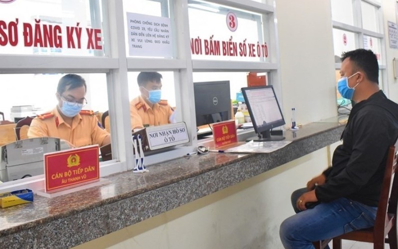 Bạn cần chuẩn bị đầy đủ hồ sơ khi đăng ký sang tên cho xe máy cũ