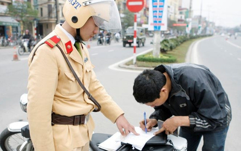 Nộp phạt vi phạm giao thông bằng cách chuyển khoản cho Kho bạc Nhà nước