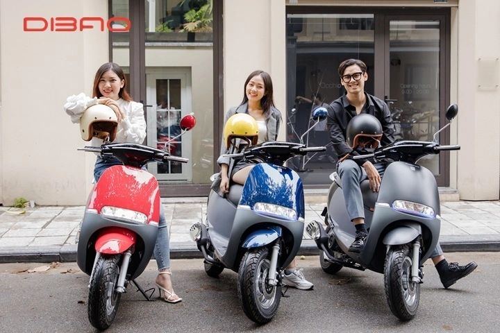 Tuổi Dậu hợp xe màu gì