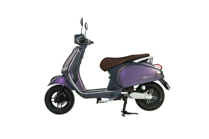 Mẫu xe máy điện Dibao Pansy DIO màu tím vô cùng hợp với người tuổi Hợi