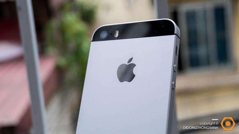 iPhone SE giảm giá mạnh chỉ còn chưa tới 3 triệu đồng