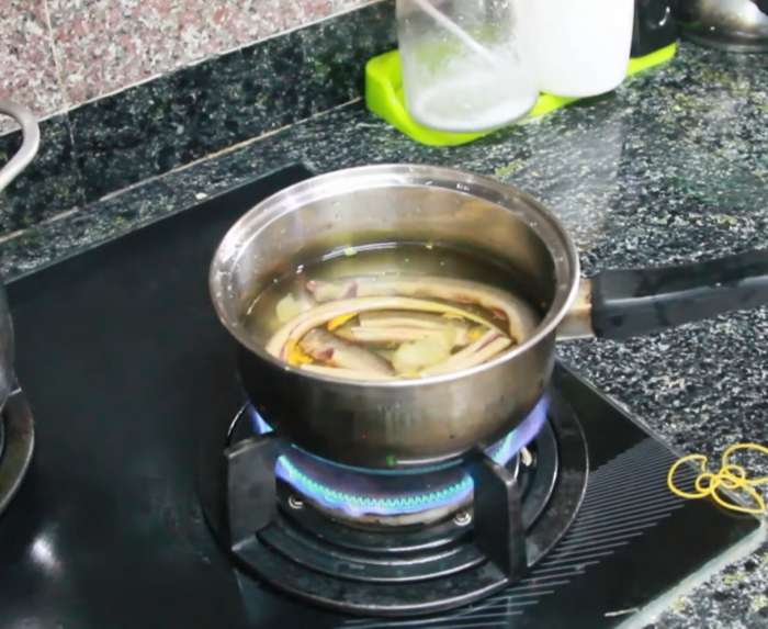 Luộc lươn cho chín