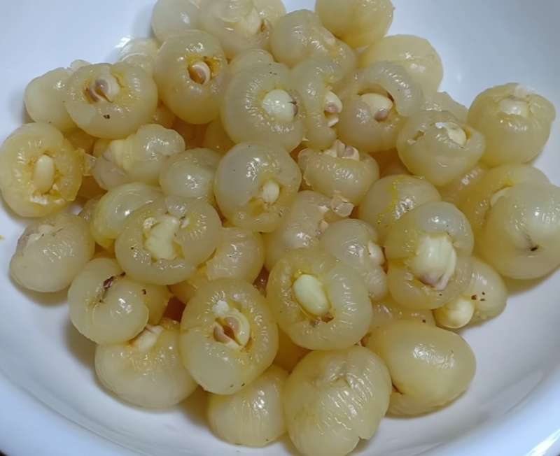 cach nau che hat sen long nhan ngot bui giai nhiet ngay he - anh 4