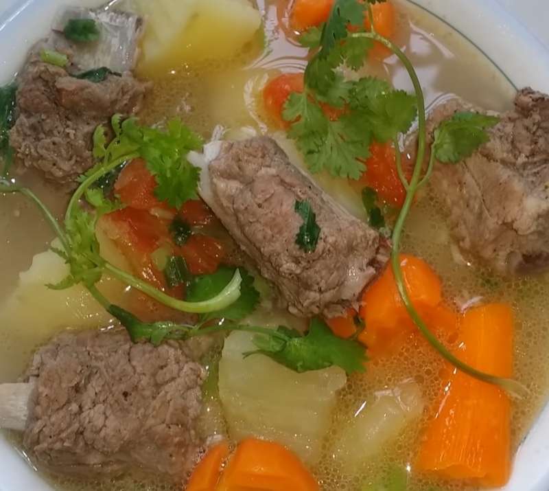 Canh khoai tây nấu xương sườn, cà rốt