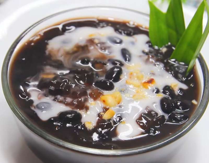Chè đậu đen cốt dừa