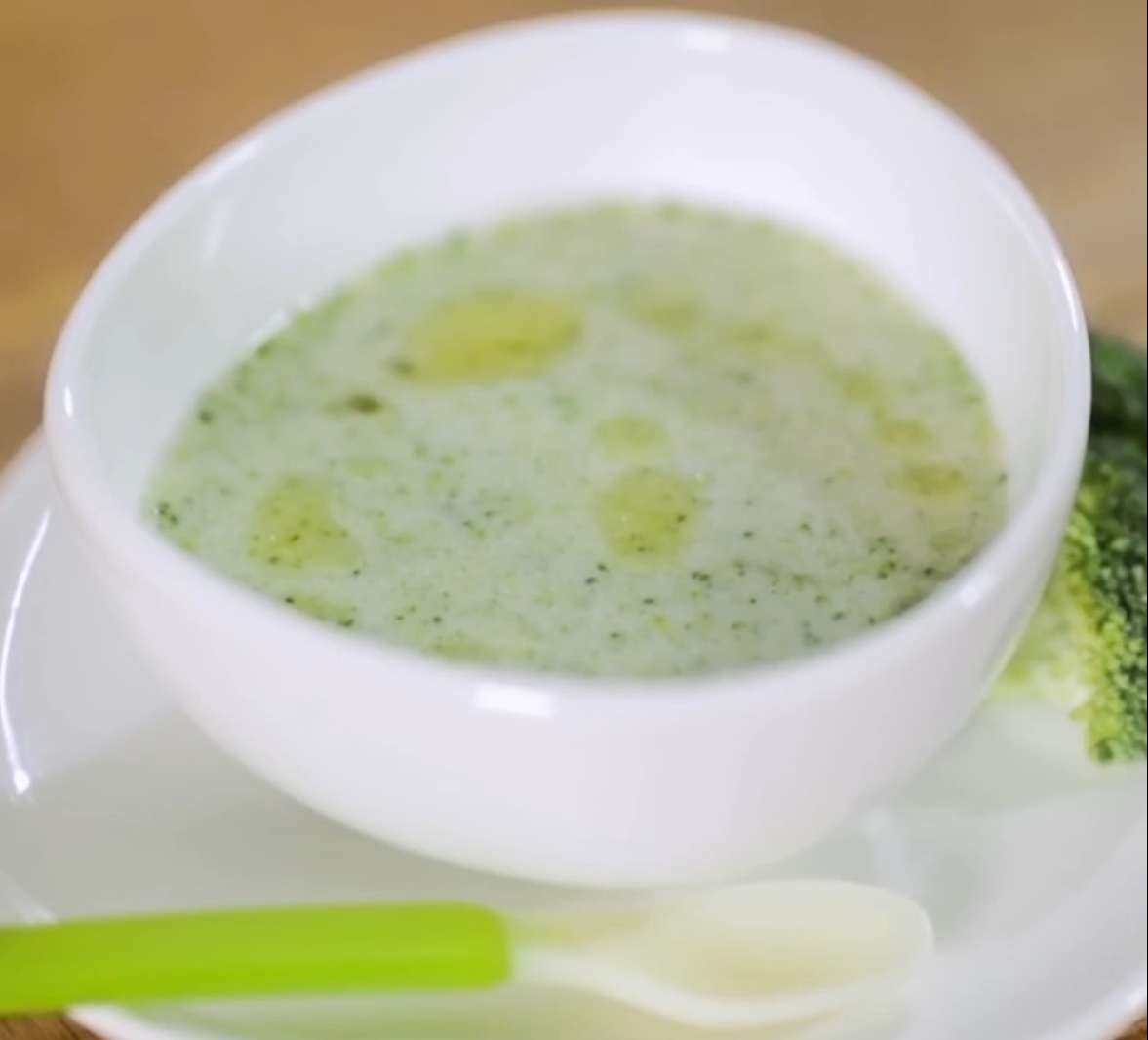 Bột ăn dặm bông cải thịt gà cho trẻ 5-7 tháng tuổi