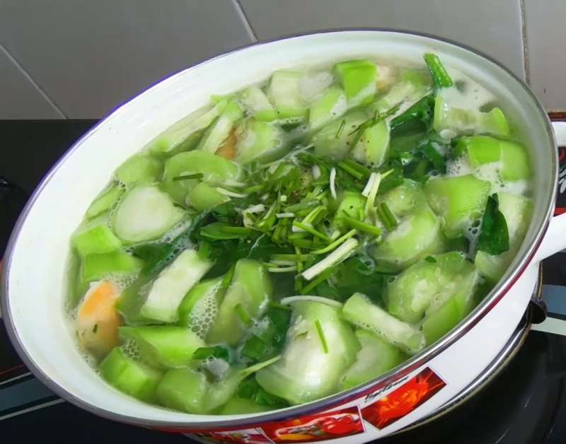 Canh mồng tơi, mướp, tôm đơn giản dễ nấu