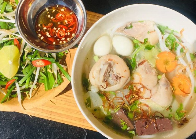 Bánh canh giò heo thay đổi khẩu vị cho bữa sáng ngon miệng