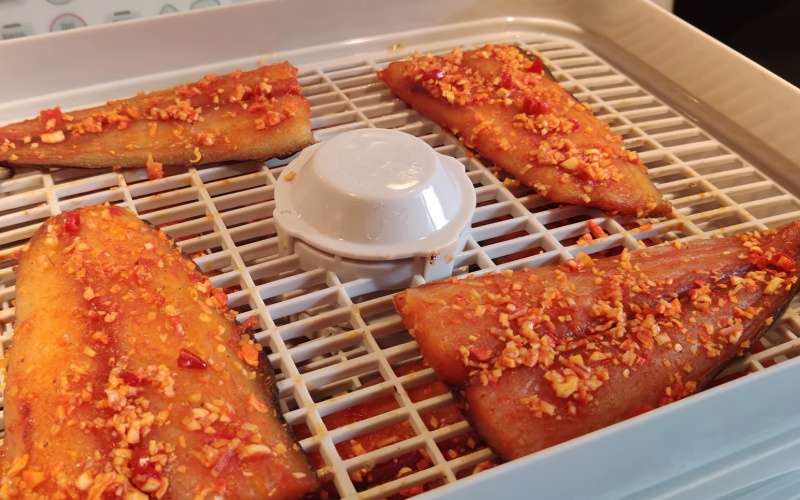 "Khám phá cách chế biến món ngon từ cá thu ảo xẻ một nắng ướp ớt" 6 "Khám phá cách chế biến món ngon từ cá thu ảo xẻ một nắng ướp ớt" 2