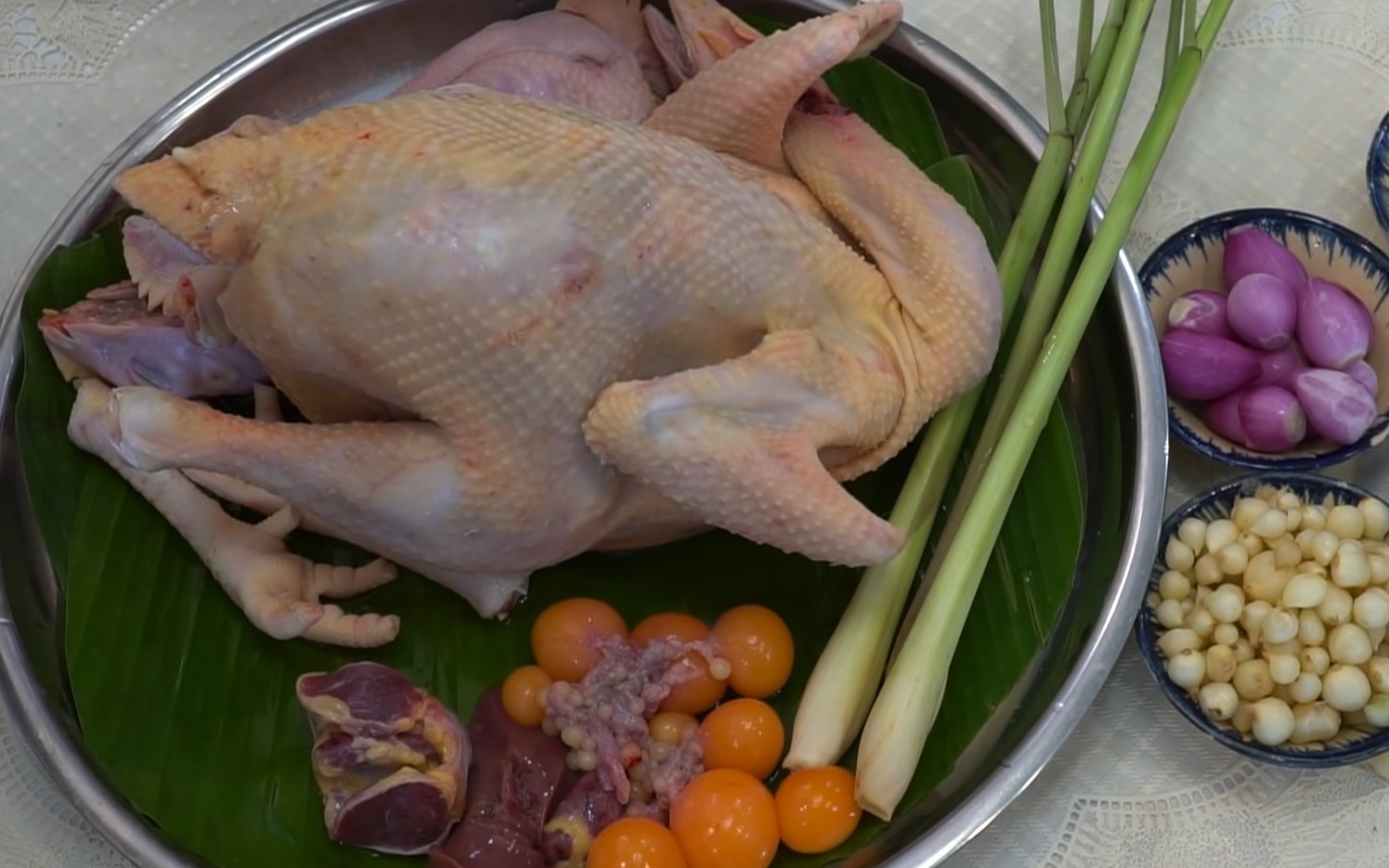 Nguyên liệu nấu mì quảng gà Nguyên liệu nấu mì quảng gà