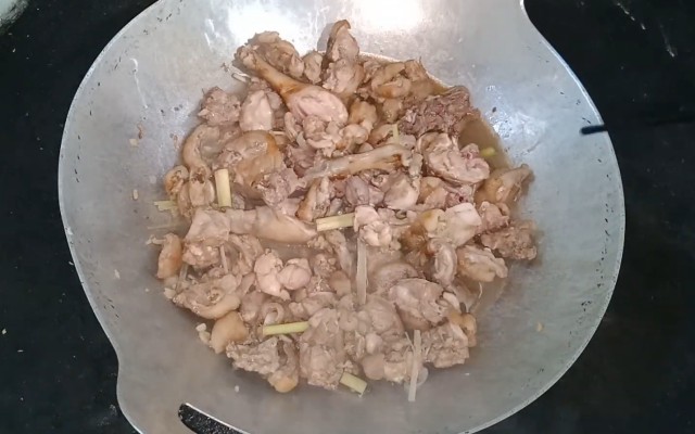 "Những cách chế biến thịt thỏ độc đáo và hấp dẫn" 8 Đun thịt thỏ ngấm đều gia vị