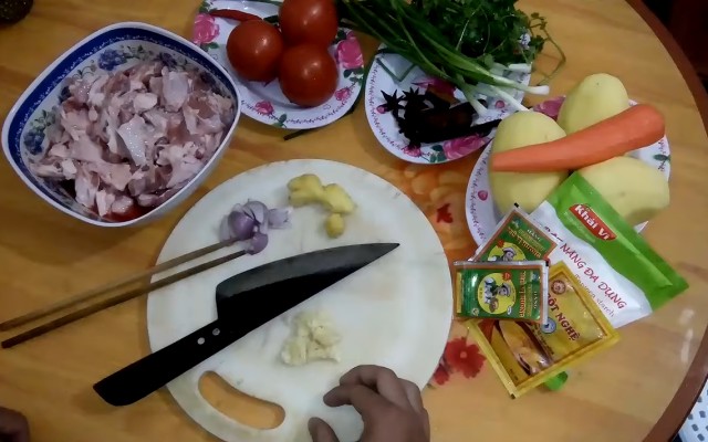 - Bí quyết nấu thịt trâu hầm và thịt trâu sốt vang thơm ngonực chất, mềm ngon 1 Sơ chế nguyên liệu nấu thịt trâu