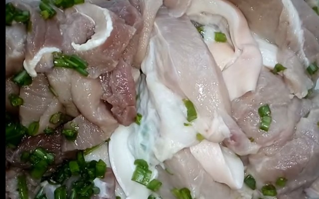 - Bí quyết nấu thịt trâu hầm và thịt trâu sốt vang thơm ngonực chất, mềm ngon 6 Sơ chế thịt trâu trước khi chế biến