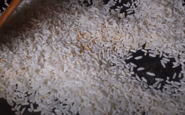 Rang sơ gạo nấu cháo cá lóc rau đắng