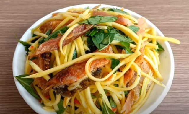 gỏi xoài khô cá Lóc
