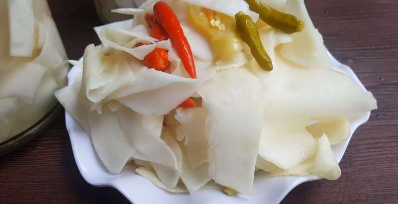 Măng ớt muối chua giòn ngon thơm