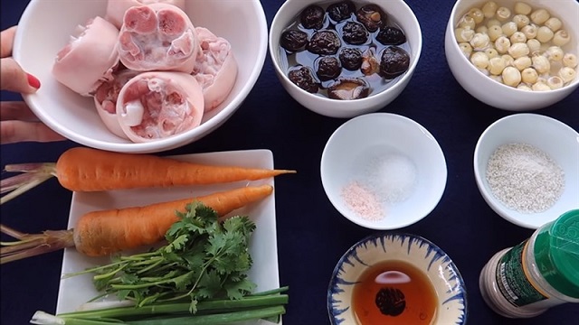 Cách nấu chân giò hầm hạt sen giàu dinh dưỡng | Tinh hoa quê nhà