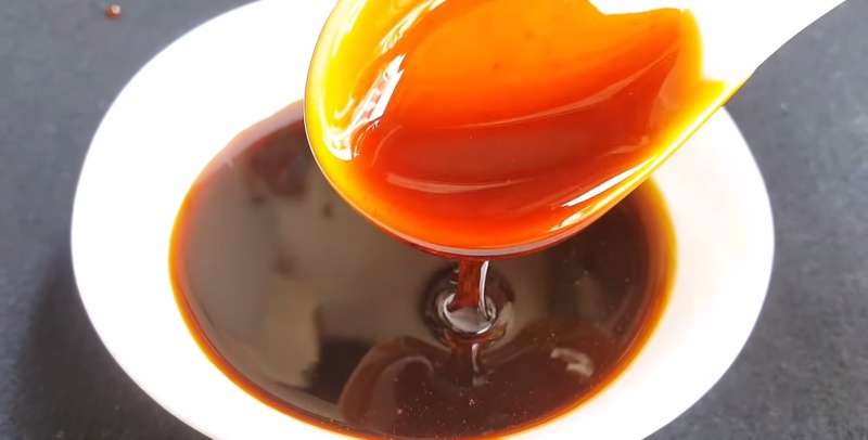 Nước màu sau khi cô lại sánh mịn