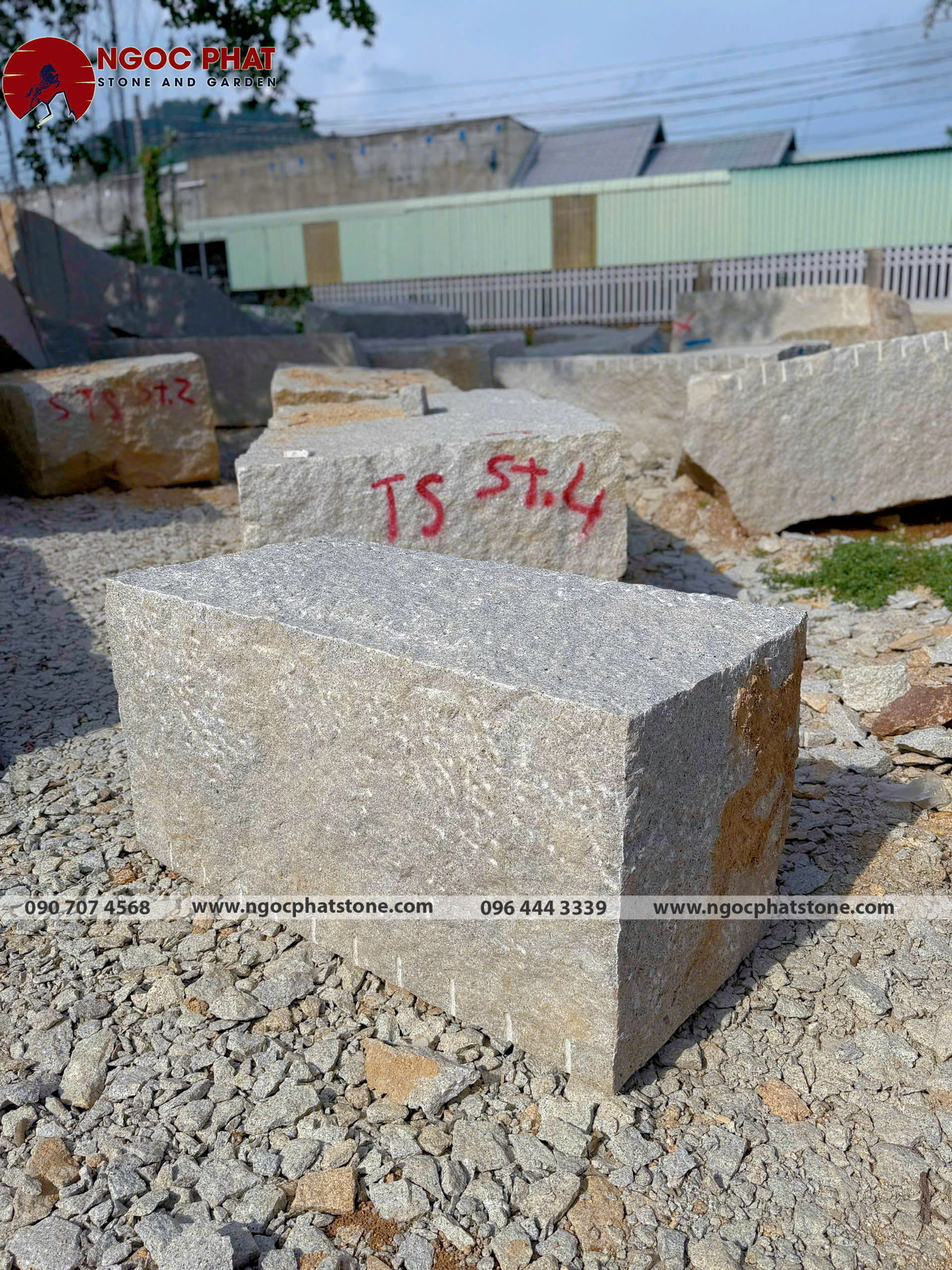 ĐÁ KHỐI GRANITE TỰ NHIÊN