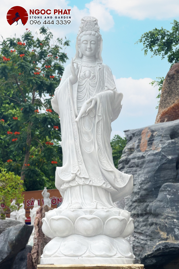 Tượng Phật Quan Thế Âm Bồ Tát: Ý Nghĩa và Tầm Quan Trọng trong Đời Sống Tâm Linh