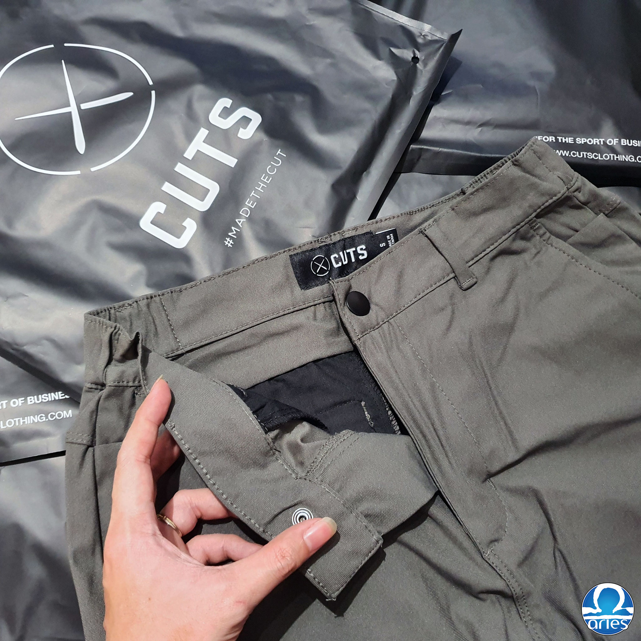 CUTS AO Jogger pants