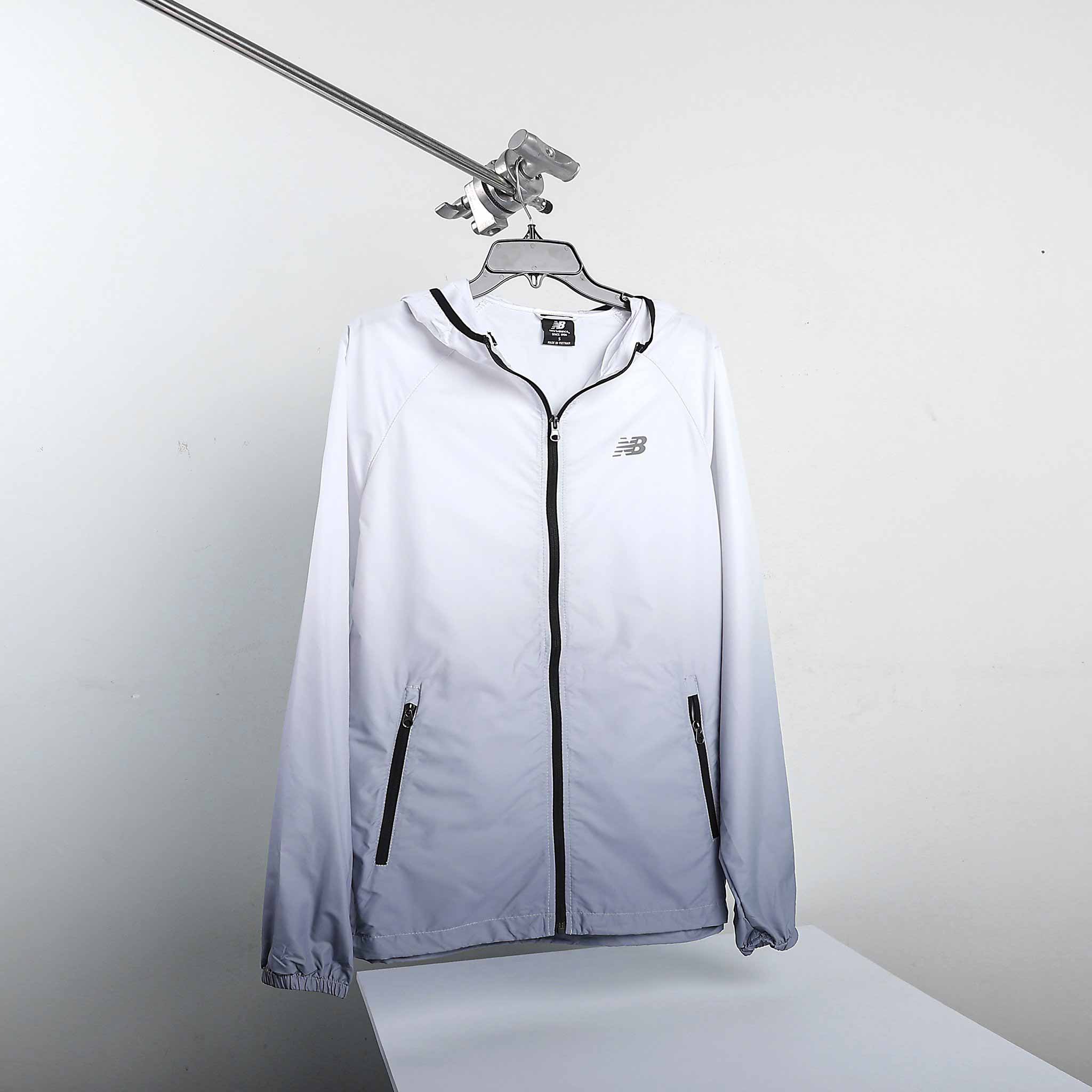Update 136+ difference between windbreaker and jacket latest