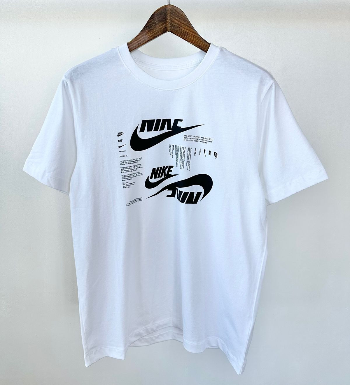 Nike Sportswear Club Essential Tee