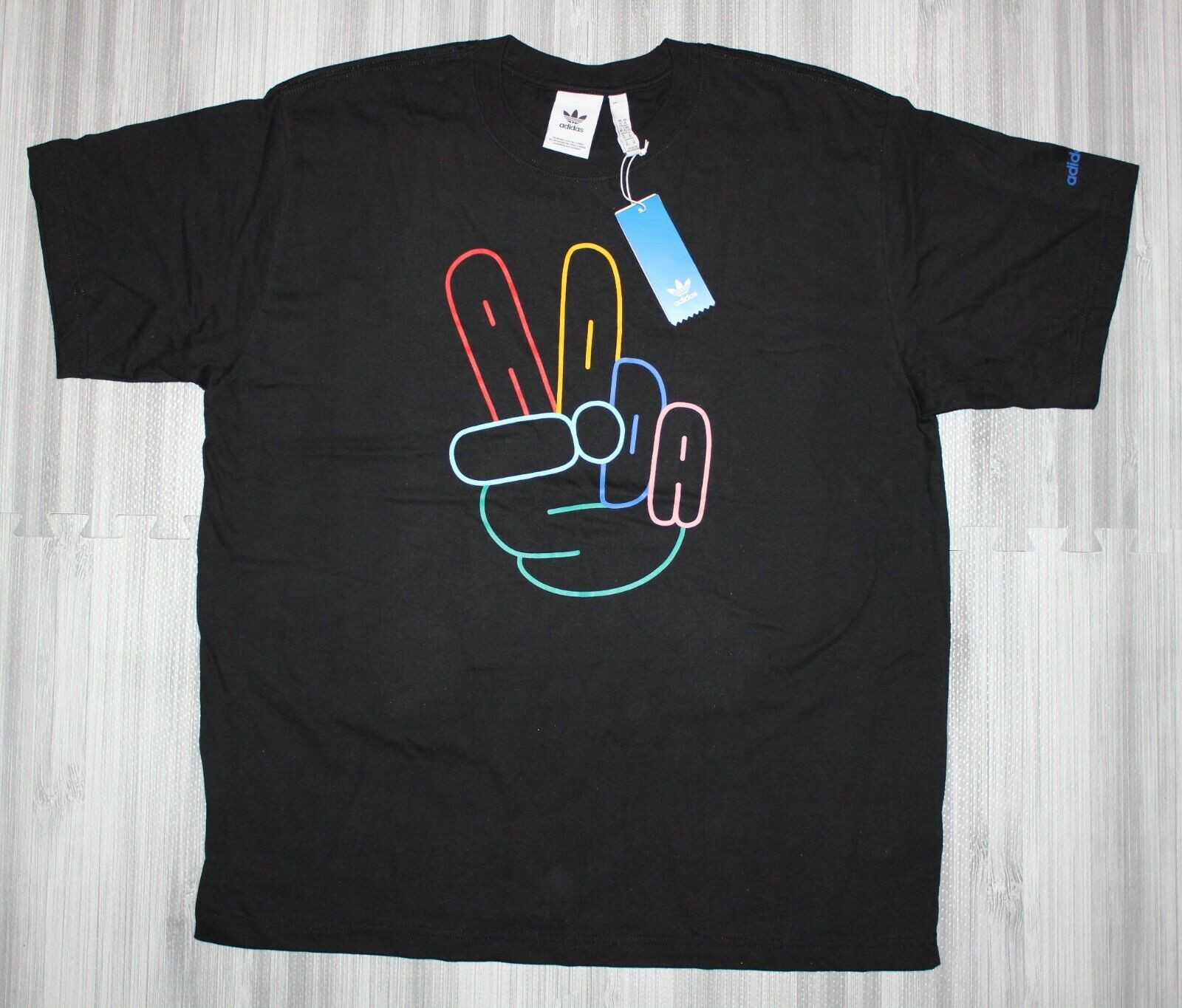 adidas Men's Originals Peace Sign