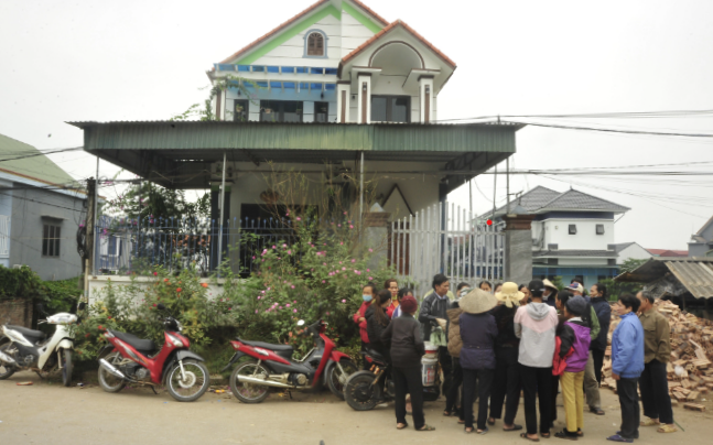 MTQ muốn mua lại đất cho bà cụ ở Phú Thọ, 2 cô con gái vội ra giá: Mẹ đứng tên thì giá 3 tỷ, MTQ đứng tên thì giá 7 tỷ