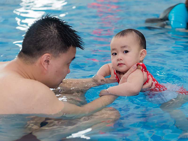 Lớp bơi sơ sinh MS07