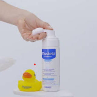 Dầu Gội Trị Cứt Trâu Mustela (Viêm Da Tiết Bã) 150ml cho trẻ sơ sinh