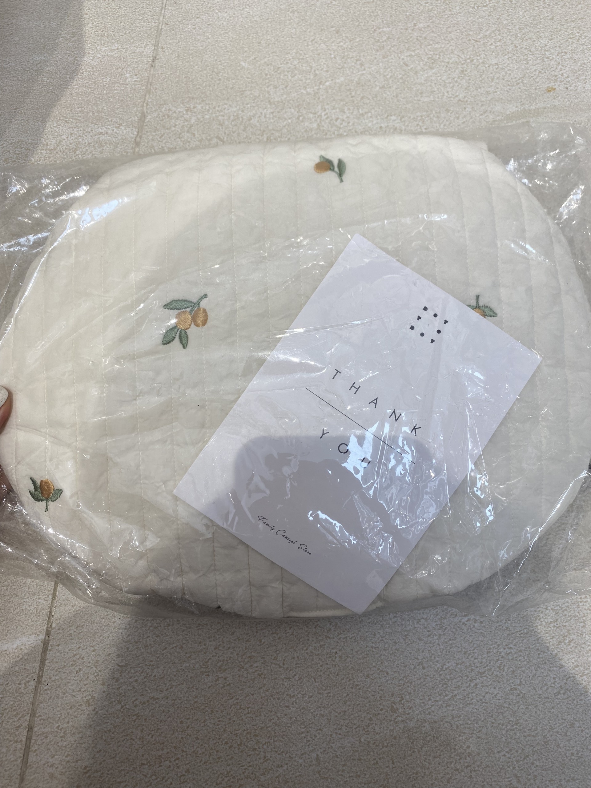 Gối Dot to Dot Hàn Quốc hình thỏ thêu họa tiết