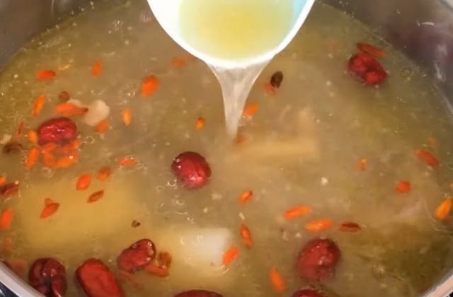 Bật mí cách nấu lẩu đuôi bò miền Bắc ngon chuẩn đúng điệu Bật Mí Cách Nấu Lẩu Đuôi Bò Miền Bắc Ngon Chuẩn Đúng Điệu