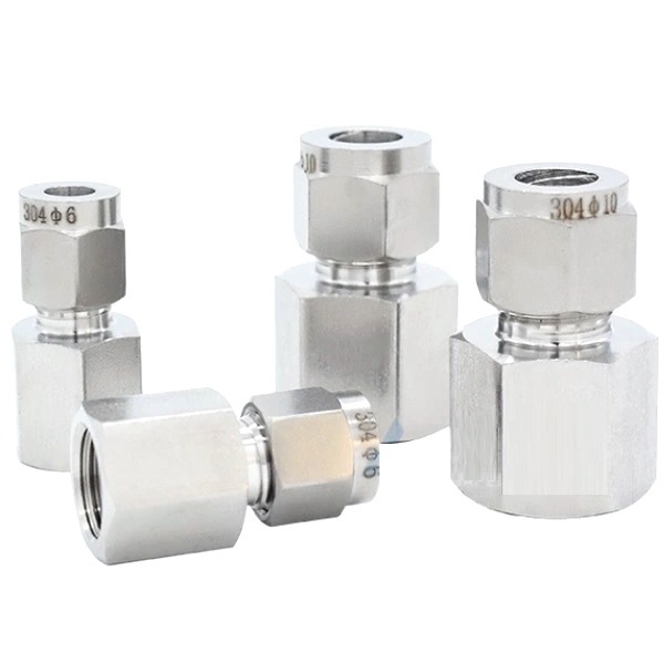 Đầu nối Inox 304 thẳng có 1 đầu siết hạt bắp ống 8 và 1 đầu ren trong 1/8