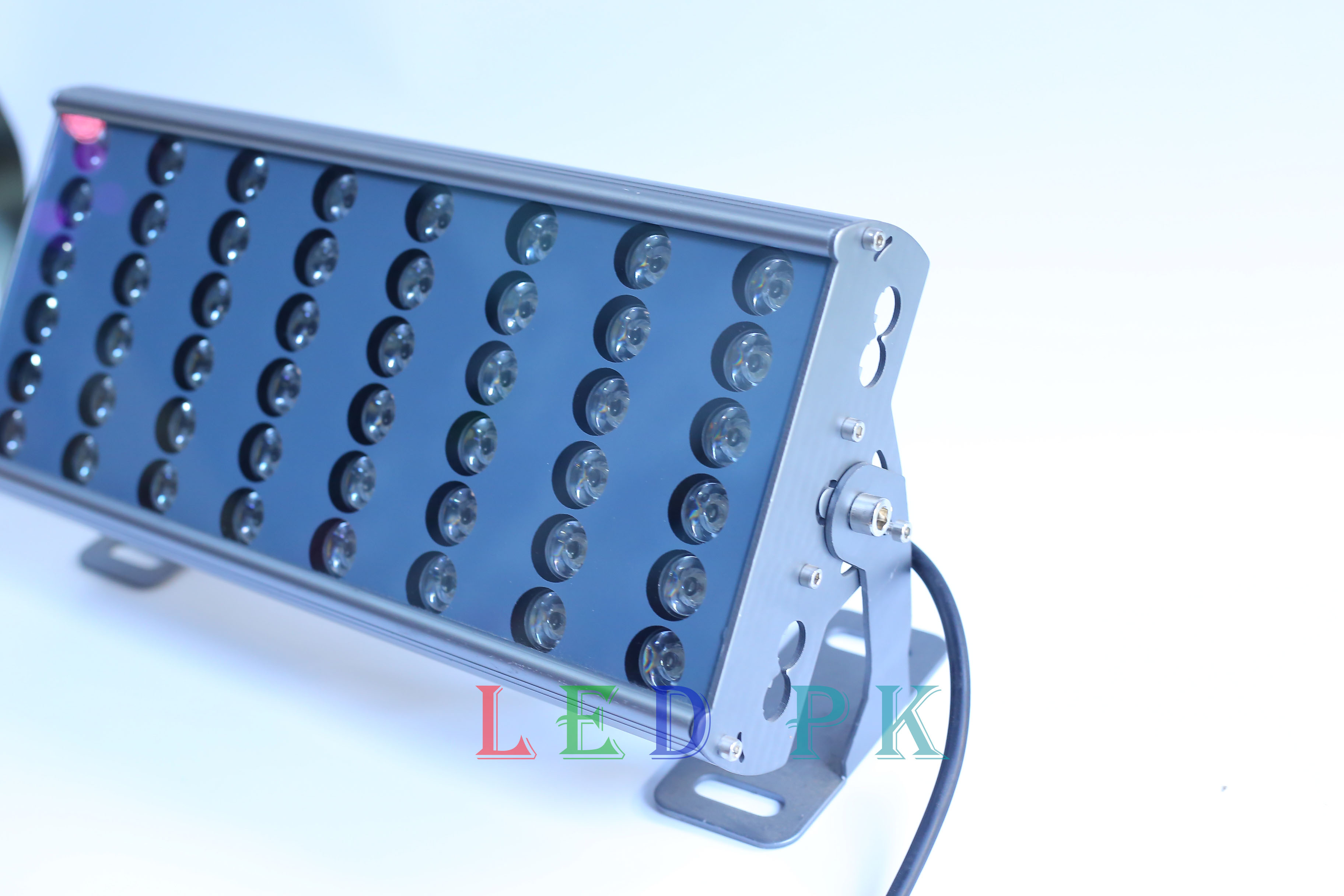 ĐÈN PHA 48W RGB