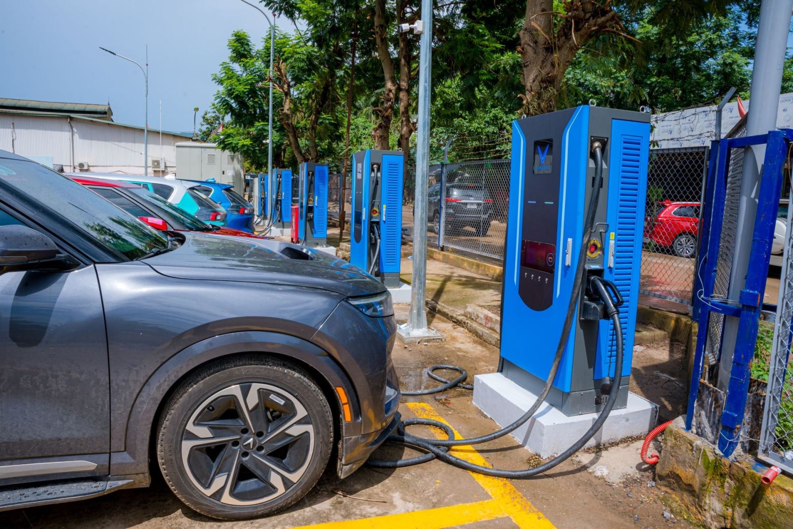 my-sap-co-sac-sieu-nhanh-nhung-khong-co-xe-dien-tuong-thich