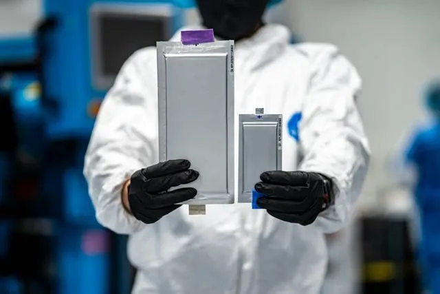 buoc-ngoat-nganh-pin-cong-nghe-moi-hua-hen-vuot-xa-silicon-carbon-mo-ra-ky-nguye